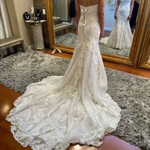 BRAND NEW NEVER USED... Martina Liana Style 1187